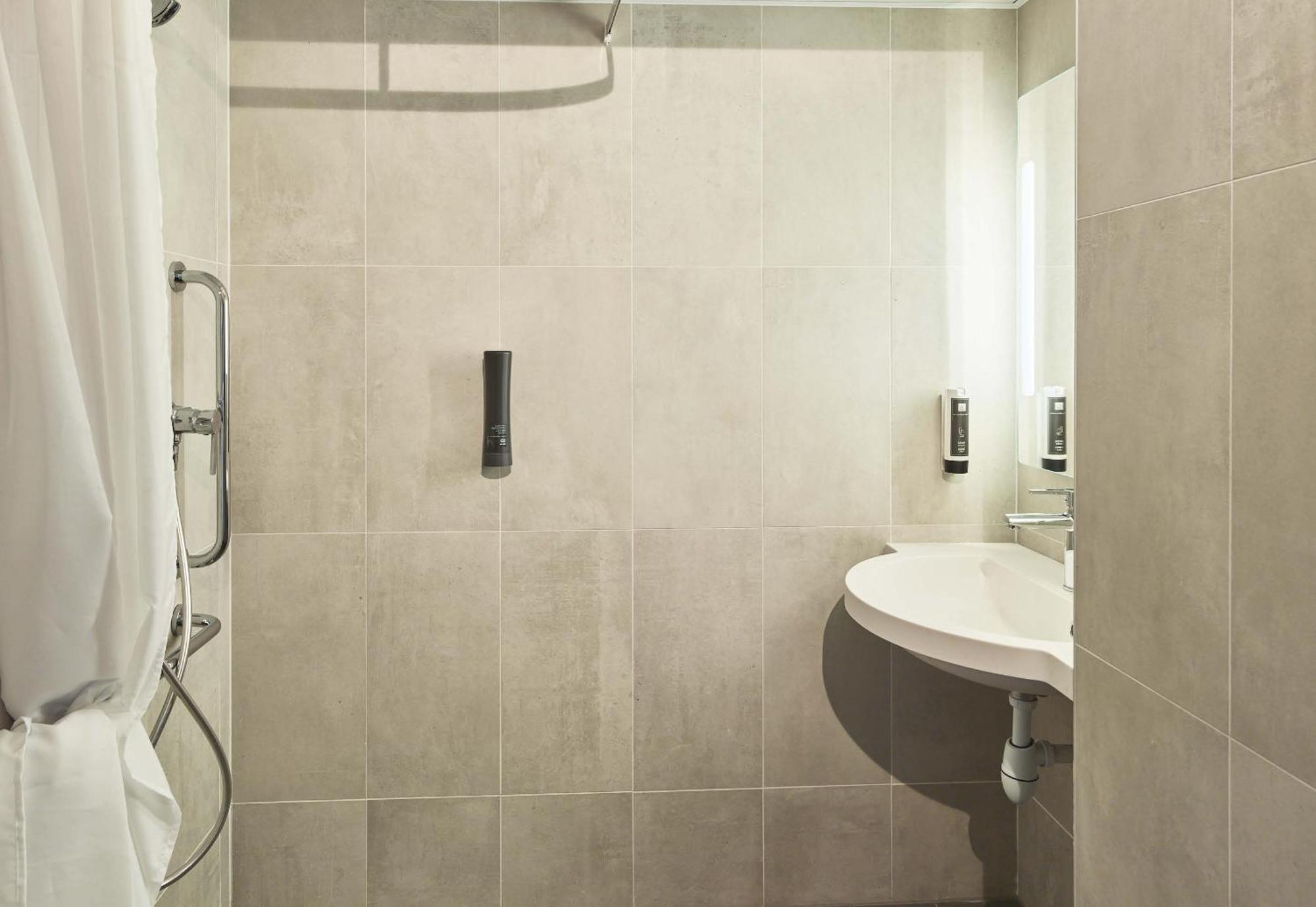 B&B Hotel Le Port Marly Saint Germain En Laye ภายนอก รูปภาพ